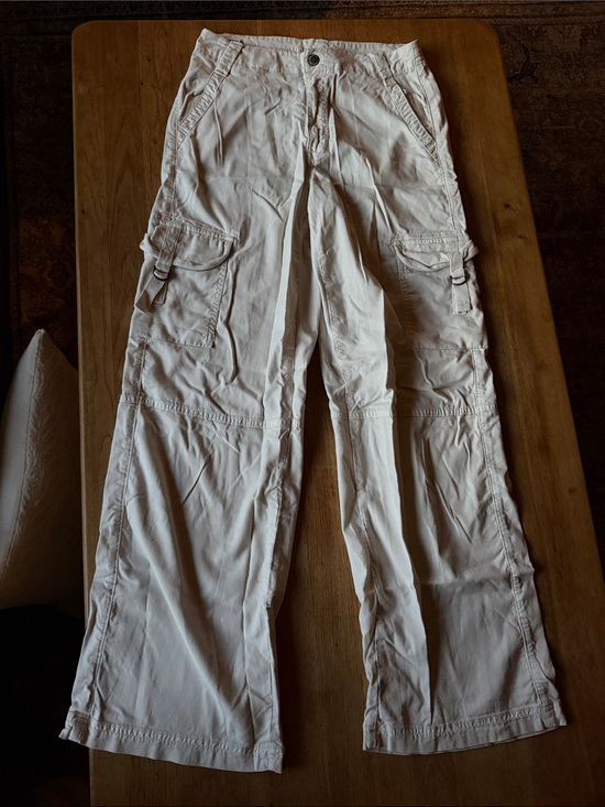 American Eagle Outfitters Pants - AE white cargo pants